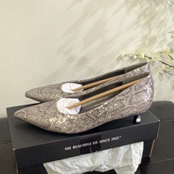 Naturalizer Shoes - Women's Snakeskin Pattern Shoes naturalizer wide